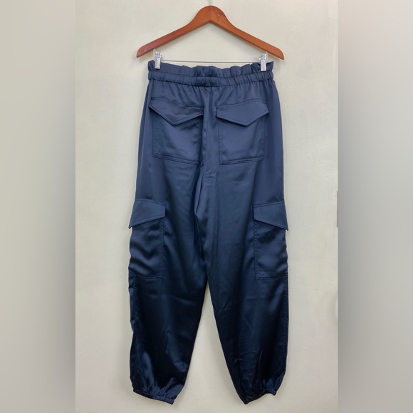 BANANA REPUBLIC NWT WOMEN’S SATIN CARGO JOGGER IN PREPPY NAVY SZ M - Picture 7 of 8